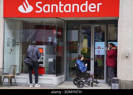 Santander cuts higher LTV rates below 4%